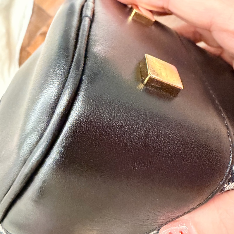 LOEWE 羅威 AMAZONA 19 方形包 Anagram 緹花拼小牛皮款（海軍藍/黑）。金扣-36