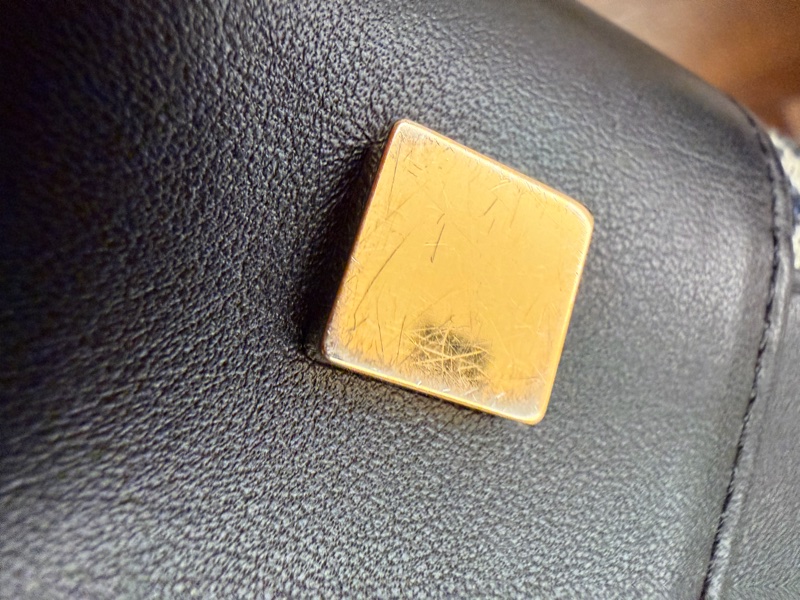 LOEWE 羅威 AMAZONA 19 方形包 Anagram 緹花拼小牛皮款（海軍藍/黑）。金扣-37