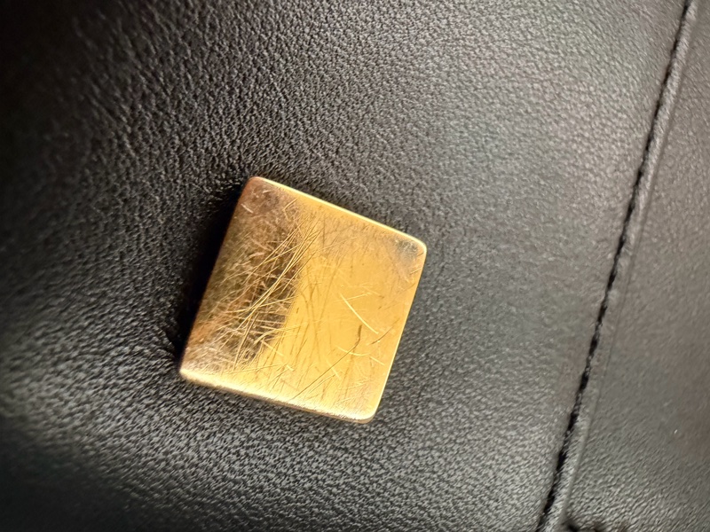 LOEWE 羅威 AMAZONA 19 方形包 Anagram 緹花拼小牛皮款（海軍藍/黑）。金扣-38