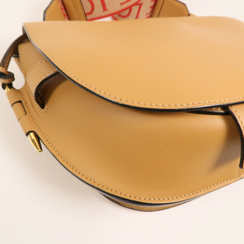 LOEWE 牛皮皮革Gate Small金扣肩背袋-10