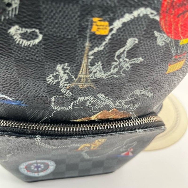 LV路易威登  黑棋盤格世界地圖胸包 經典老花配色 Damier帆布材質 銀色五金 肩帶可調節 容量適中 日常通勤休閒都能用-23