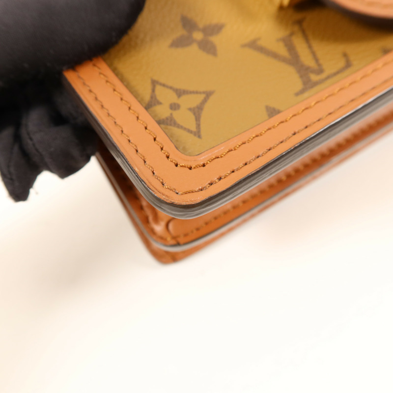 LOUIS VUITTON Monogram Reverse Mini Dauphine金扣肩背袋-11