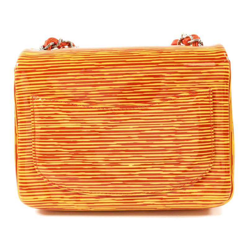 CHANEL 漆皮皮革Mini Classic 17銀扣鏈帶肩背袋-1