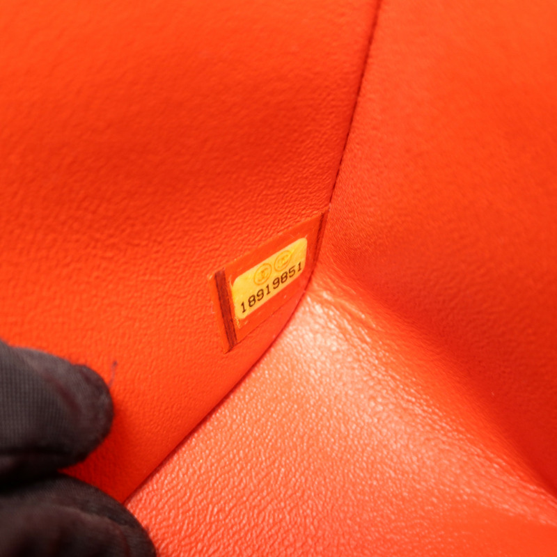 CHANEL 漆皮皮革Mini Classic 17銀扣鏈帶肩背袋-6