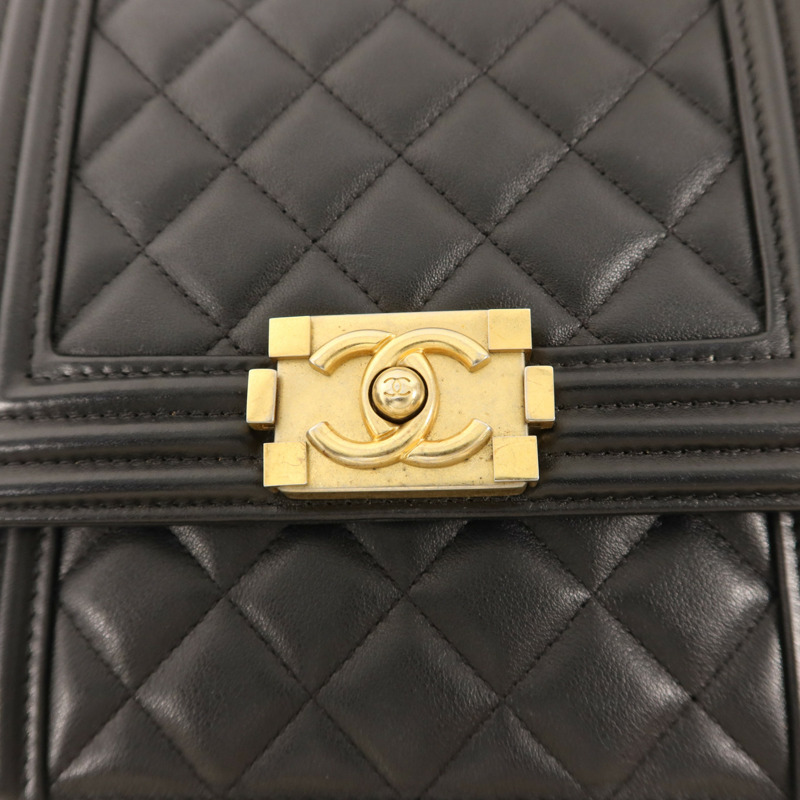 CHANEL 牛皮皮革Le Boy金扣鏈帶肩背袋-11