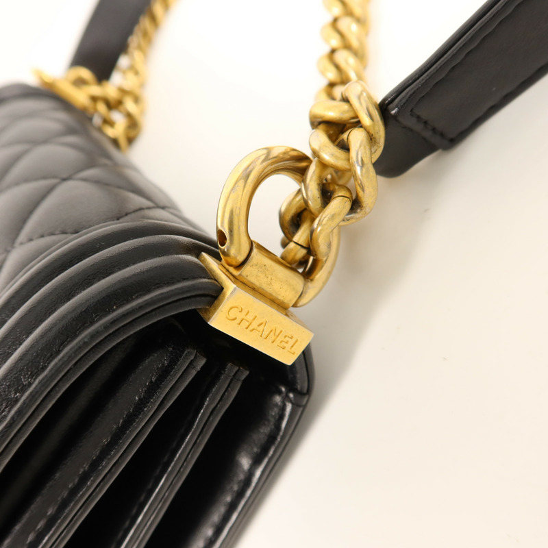CHANEL 牛皮皮革Le Boy金扣鏈帶肩背袋-13
