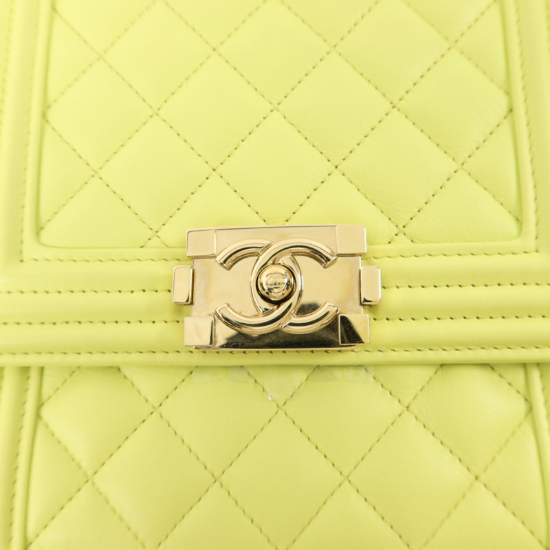 CHANEL 牛皮皮革Le Boy金扣鏈帶肩背袋-11
