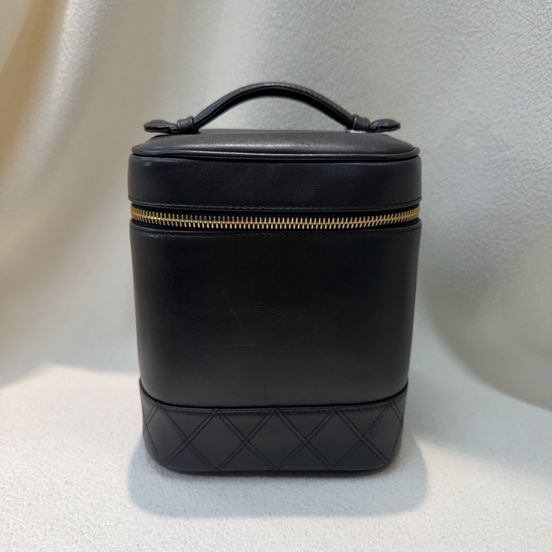 CHANEL 黑金色化妝盒 XB888-0