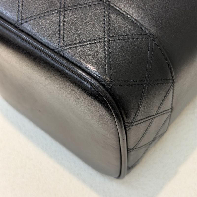 CHANEL 黑金色化妝盒 XB888-7
