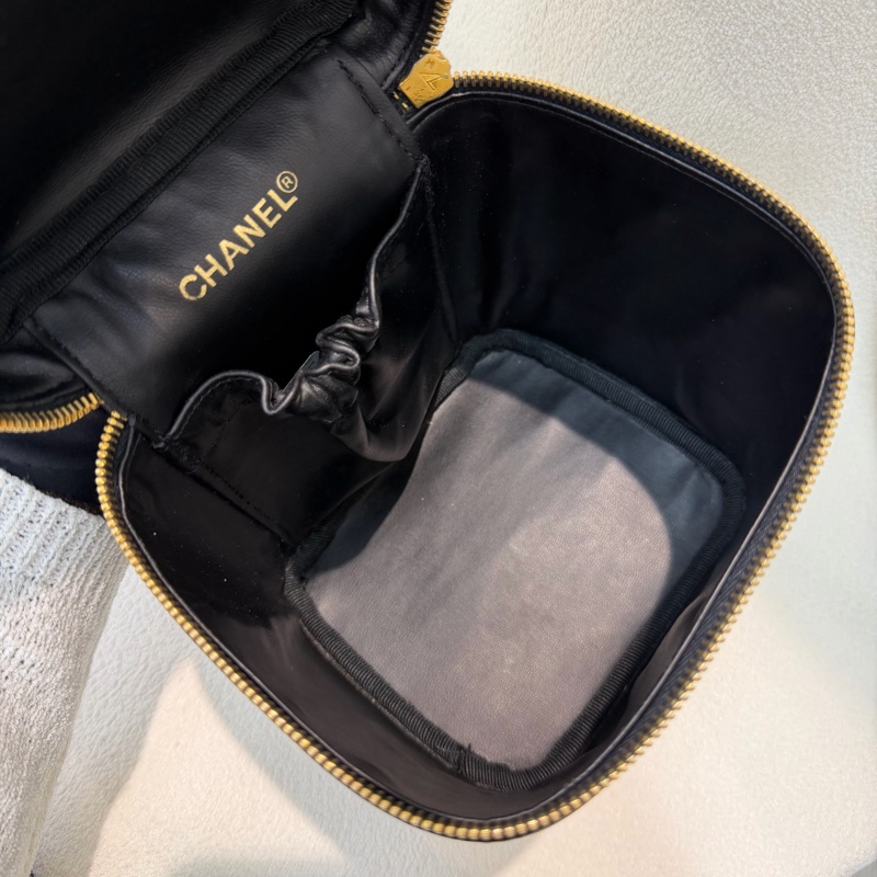 CHANEL 黑金色化妝盒 XB888-17