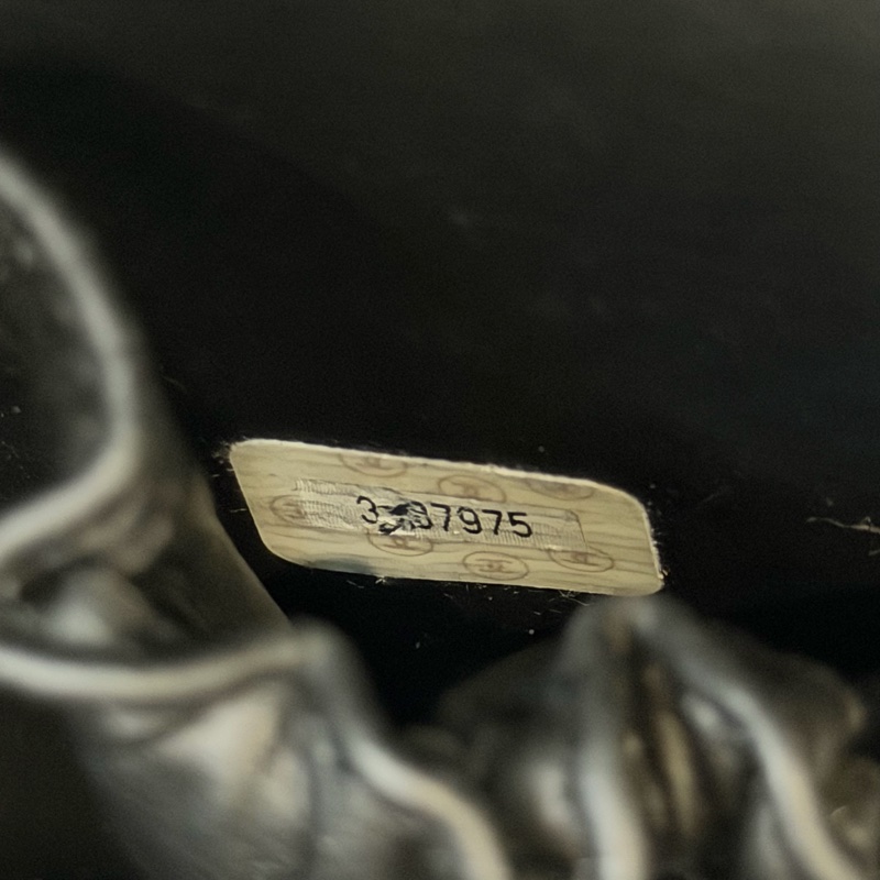 CHANEL 黑金色化妝盒 XB888-21