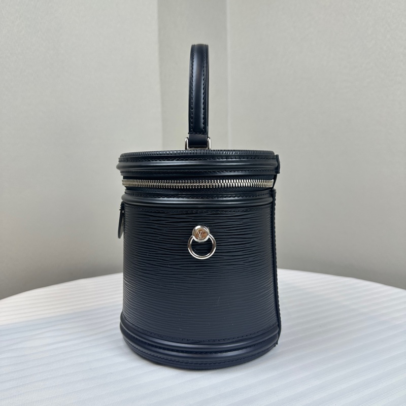 路易威登/Louis Vuitton 銀扣水波紋黑色Epi牛皮發財桶15x14x17cm-3