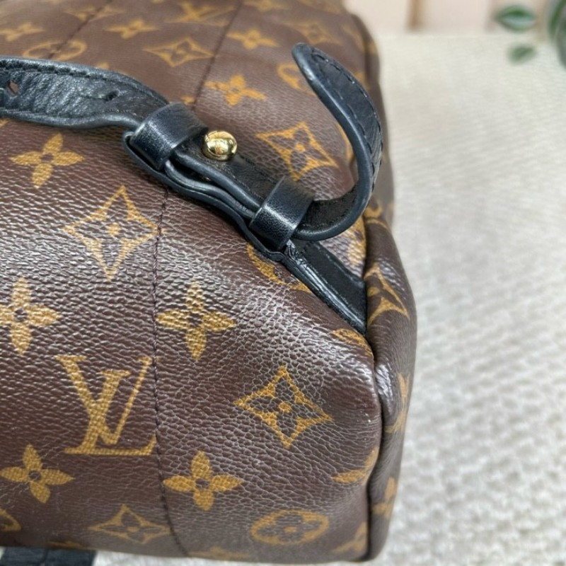 LV路易威登Palm Springs老花雙肩包 經典老花圖案 百搭不挑人 容量日常剛好 日常通勤、出門都很有氣質-10