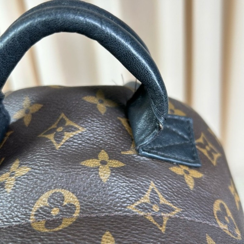 LV路易威登Palm Springs老花雙肩包 經典老花圖案 百搭不挑人 容量日常剛好 日常通勤、出門都很有氣質-14