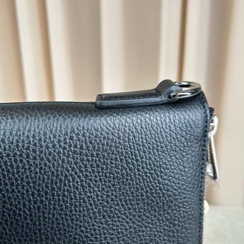 Gucci古馳黑色顆粒牛皮手拿包 簡約大方 皮質柔軟 容量很實用 有手拎繩 商務休閒都合適-9