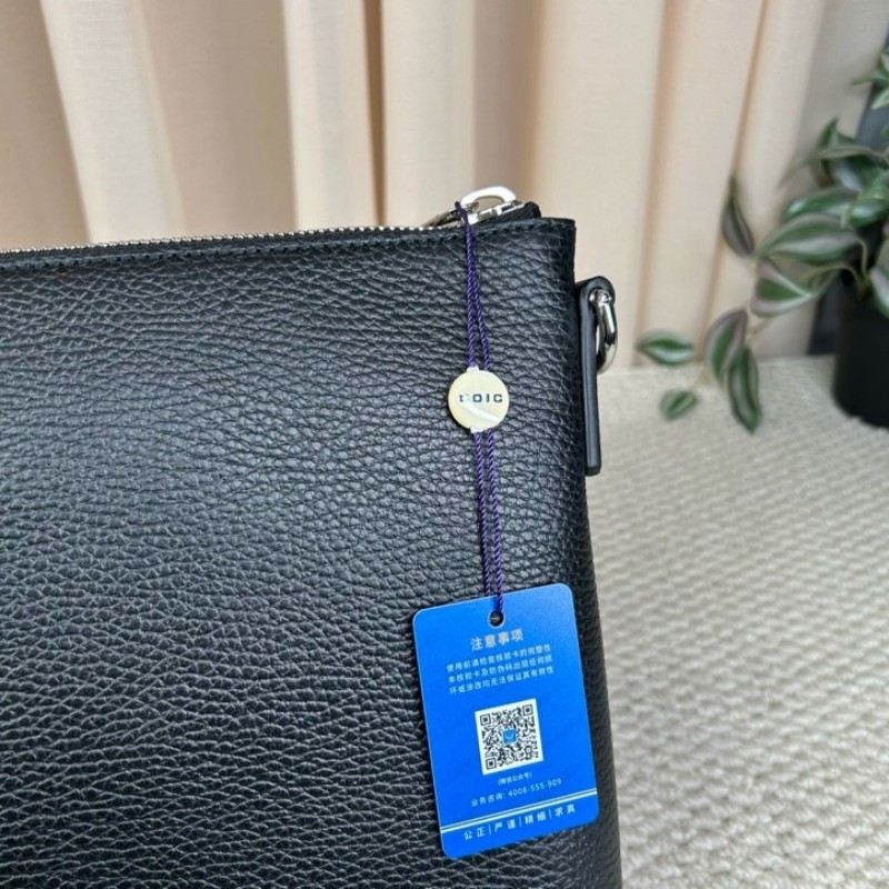 Gucci古馳黑色顆粒牛皮手拿包 簡約大方 皮質柔軟 容量很實用 有手拎繩 商務休閒都合適-15