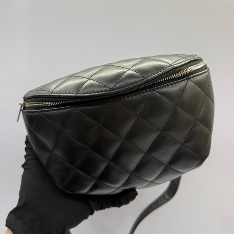 CHANEL 香奈兒 黑色菱格紋牛皮腰包 UNIFORM BUMBAG NO.31 （無卡）