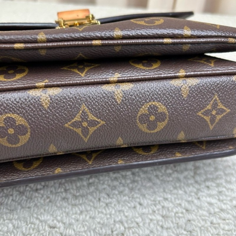 LV路易威登老花郵差包 經典Monogram配色 金色五金，肩帶可調節 單肩斜挎手提都ok 日常百搭容量實用-8