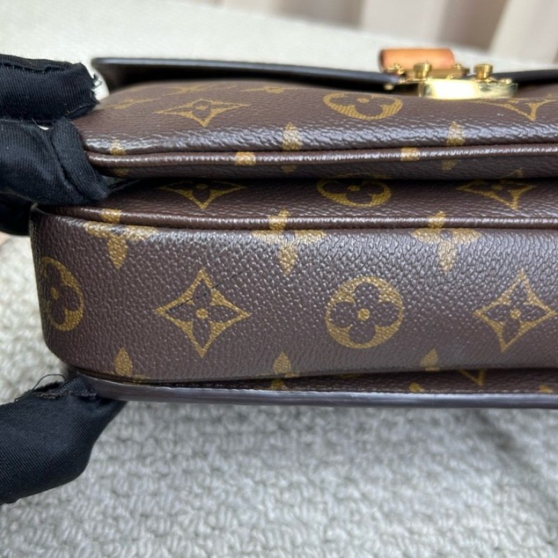 LV路易威登老花郵差包 經典Monogram配色 金色五金，肩帶可調節 單肩斜挎手提都ok 日常百搭容量實用-12