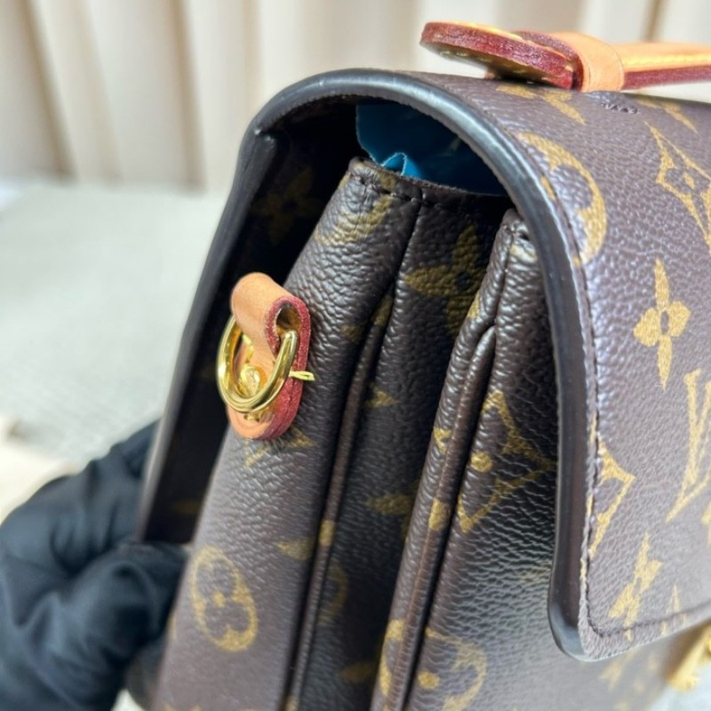 LV路易威登老花郵差包 經典Monogram配色 金色五金，肩帶可調節 單肩斜挎手提都ok 日常百搭容量實用-16