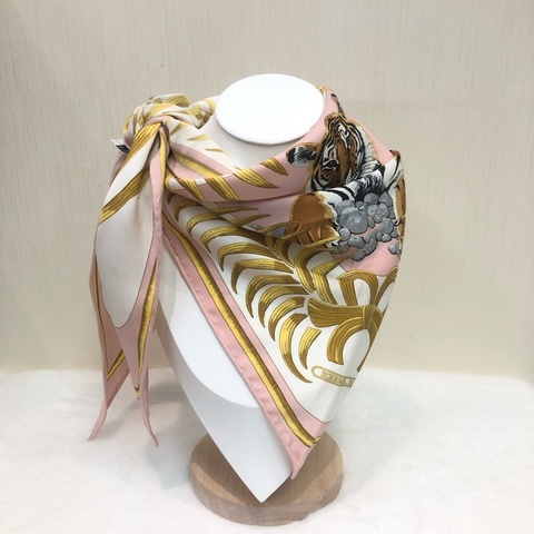 HERMÈS Tigre Royal王者的虎三角絲巾 XB949