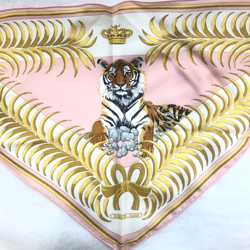 HERMÈS Tigre Royal王者的虎三角絲巾 XB949-7