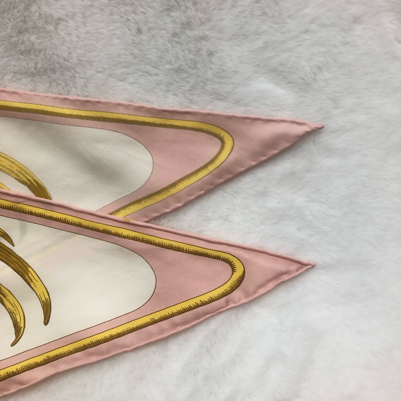 HERMÈS Tigre Royal王者的虎三角絲巾 XB949-21