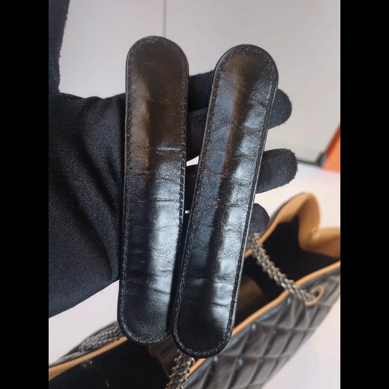 Chanel 霧銀鍊方釦黑油蠟皮革大托特包-22