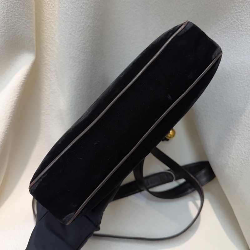 CHANEL 中古絲絨金球單肩包 XB574-38