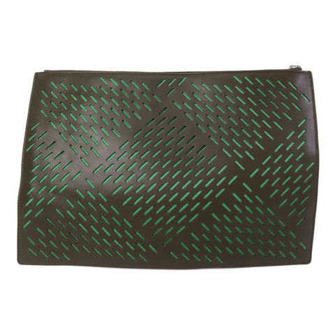 BOTTEGA VENETA 羊皮皮革Pouch銀扣手拿包