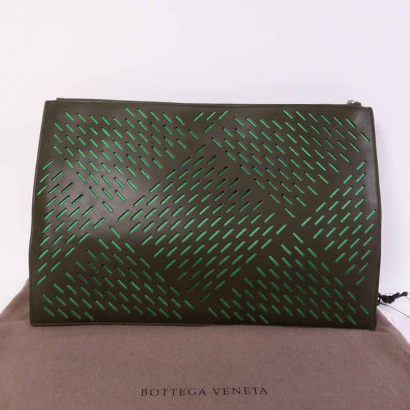 BOTTEGA VENETA 羊皮皮革Pouch銀扣手拿包-7