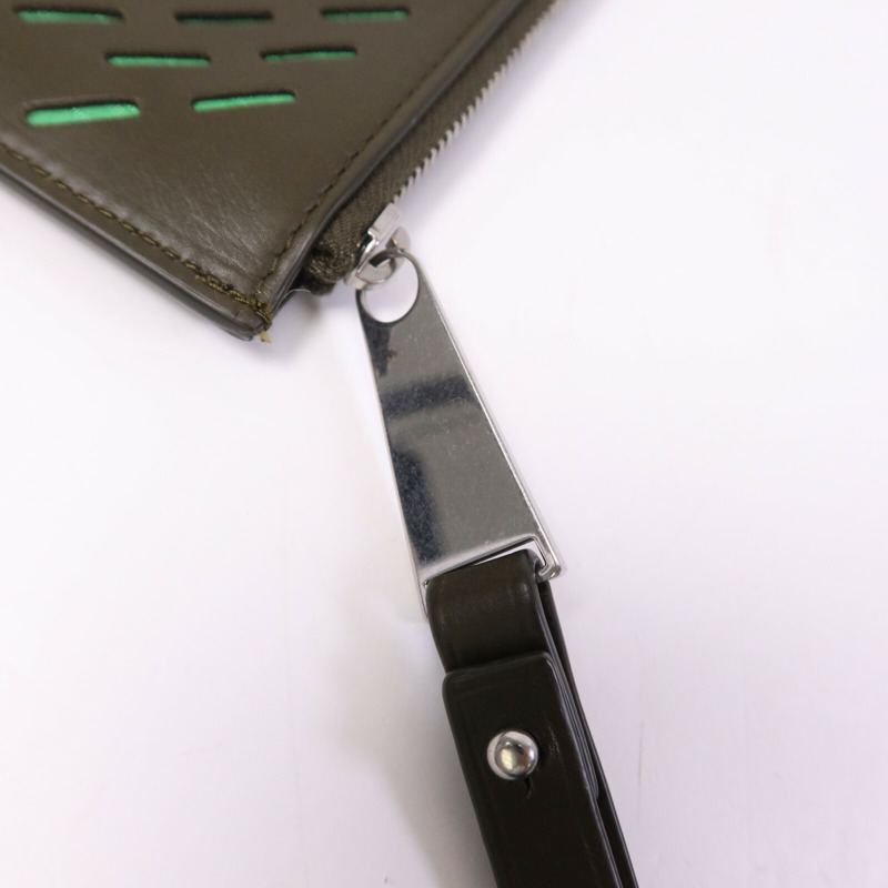 BOTTEGA VENETA 羊皮皮革Pouch銀扣手拿包-12