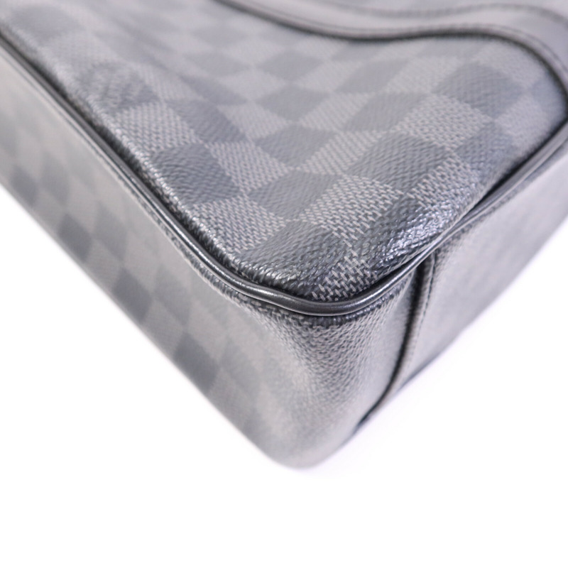 LOUIS VUITTON Damier Graphite Tadao MM銀扣手挽肩背兩用袋-13