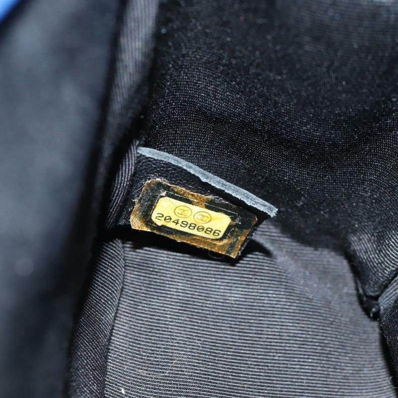 【日本直送】香奈兒 (CHANEL) Boy Chanel 鏈條肩背包，漆皮藍色，銀色雙C標誌，正品編號 146082SAM-10