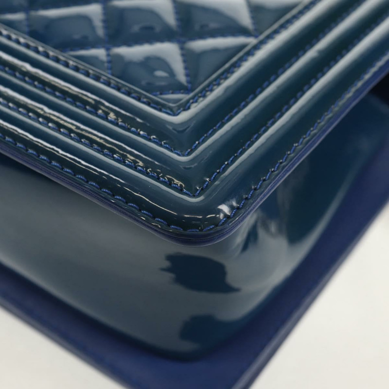 【日本直送】香奈兒 (CHANEL) Boy Chanel 鏈條肩背包，漆皮藍色，銀色雙C標誌，正品編號 146082SAM-17