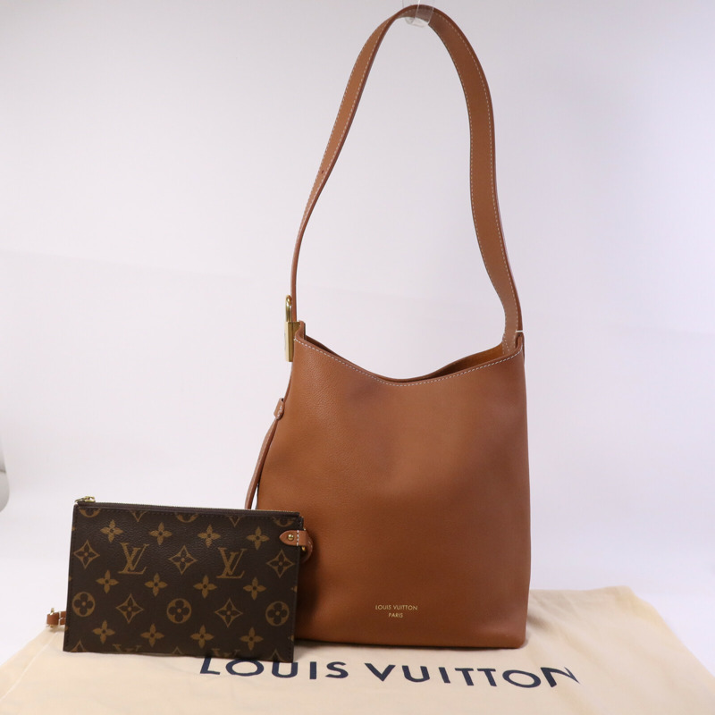 LOUIS VUITTON 牛皮皮革Low Key Hobo PM金扣肩背袋-9