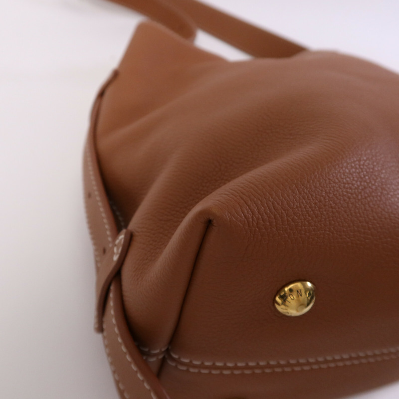 LOUIS VUITTON 牛皮皮革Low Key Hobo PM金扣肩背袋-11