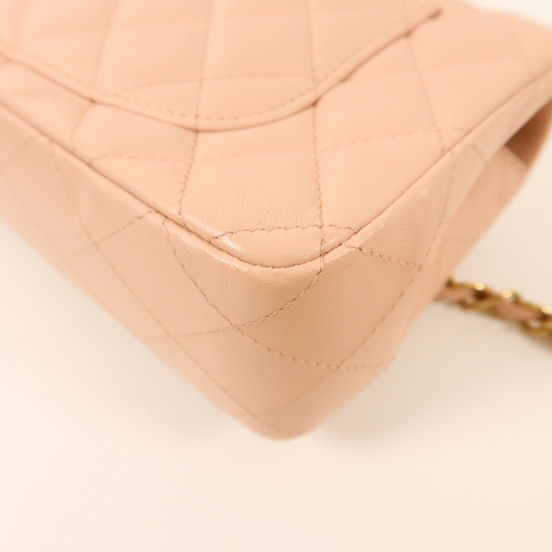 CHANEL 牛皮皮革Mini Classic 20金扣鏈帶肩背袋-13