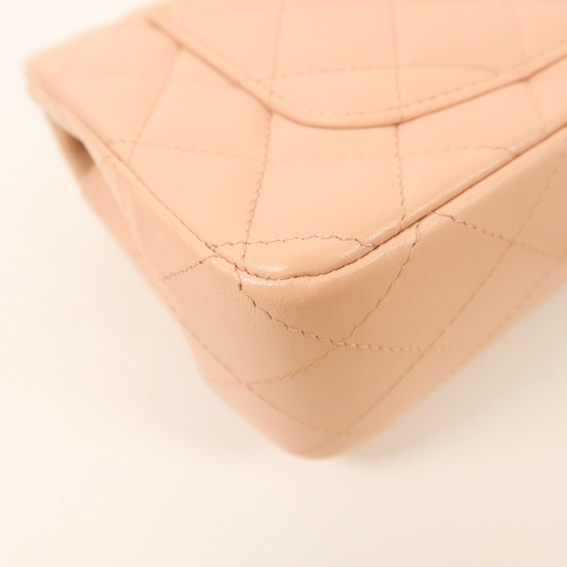 CHANEL 牛皮皮革Mini Classic 20金扣鏈帶肩背袋-14