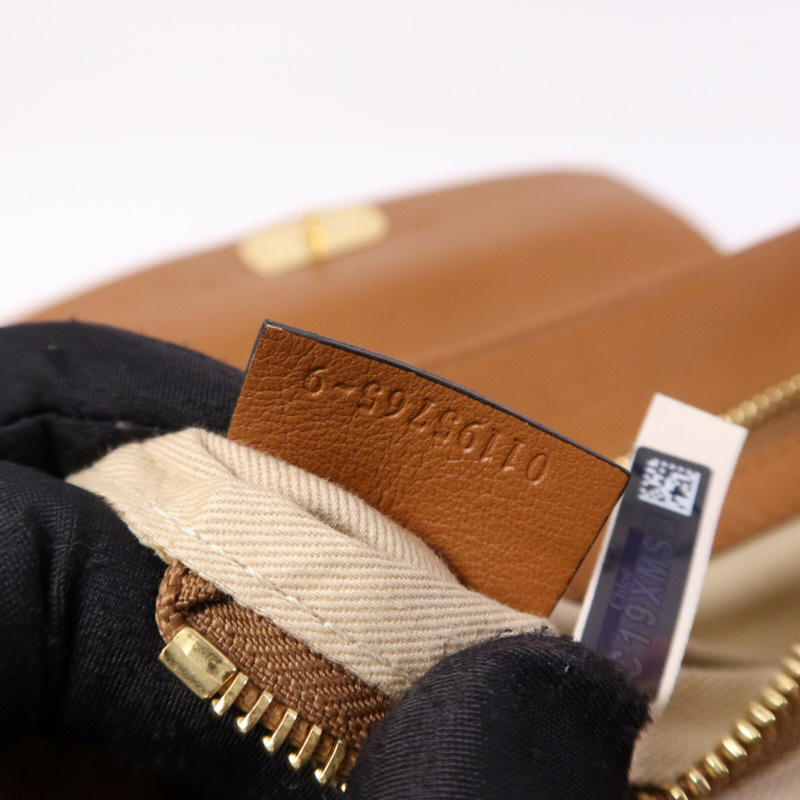 Chloe 漆皮皮革Shoulder Bag金扣肩背袋-6