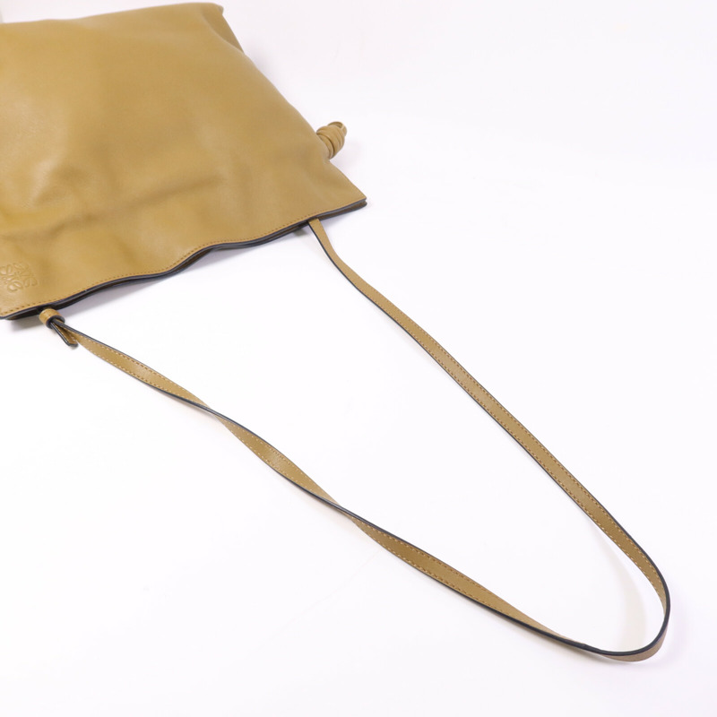 LOEWE 牛皮皮革Flamenco Clutch金扣肩背袋-8