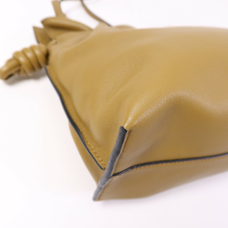 LOEWE 牛皮皮革Flamenco Clutch金扣肩背袋-13