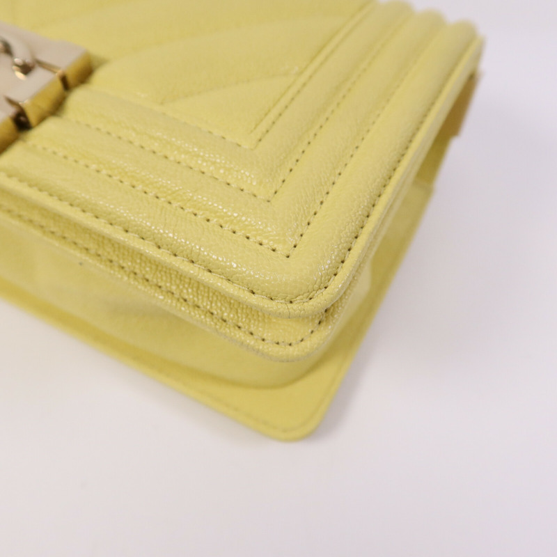 CHANEL 牛皮皮革Boy 20金扣鏈帶肩背袋-10