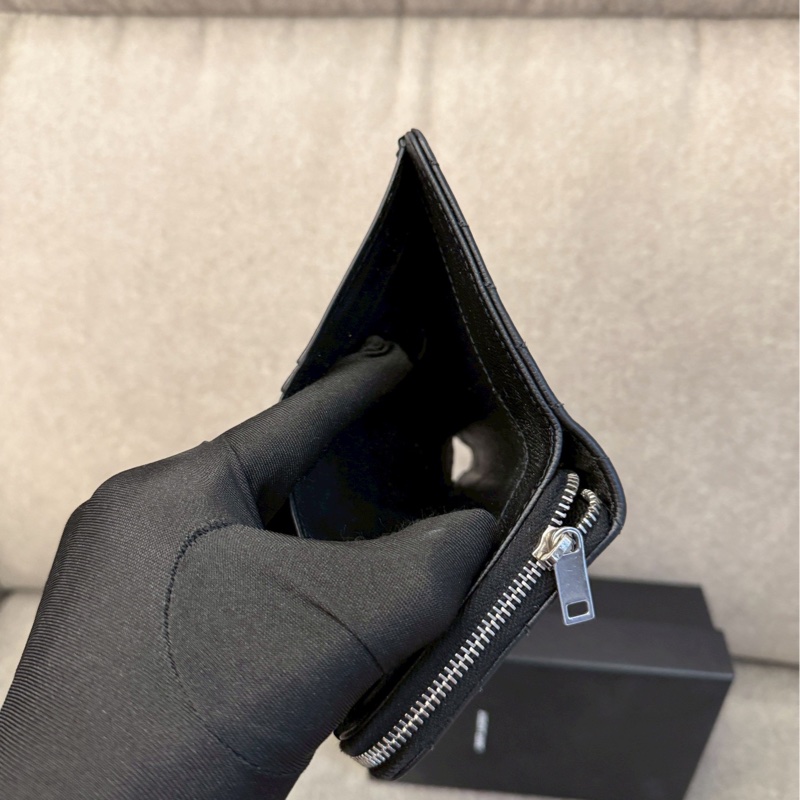 YSL黑色魚子醬錢包-5