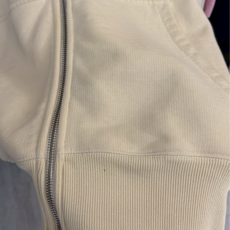 AMI米色刺繡連帽外套-3