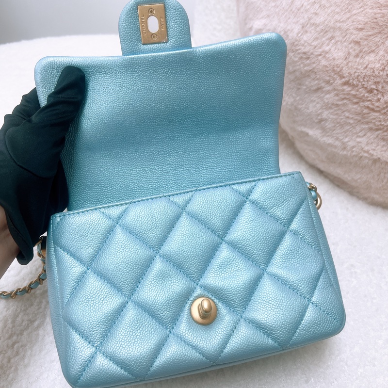 Chanel 21k 人魚珠光藍 翻蓋斜挎包-11