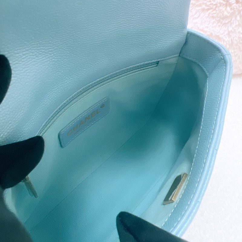 Chanel 21k 人魚珠光藍 翻蓋斜挎包-12