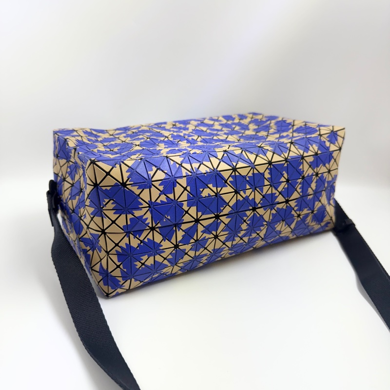 BAO BAO三宅一生斜背包-4