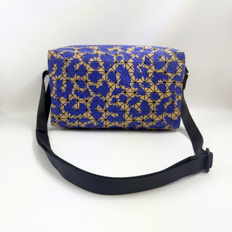 BAO BAO三宅一生斜背包-0