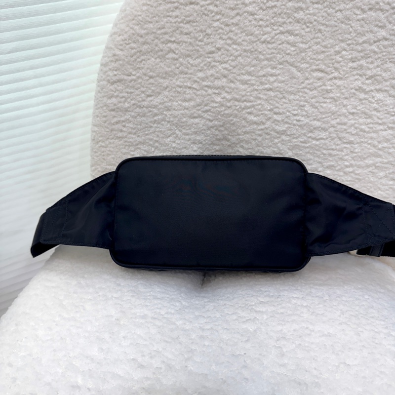 🆕普拉達Prada黑色Re-Nylon And Saffiano胸口腰包2VL977-9